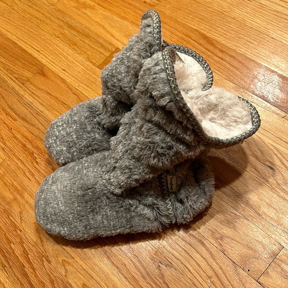 Dearforms Memory Form Ladies Fuzzy Slippers NWT - Picture 2 of 8